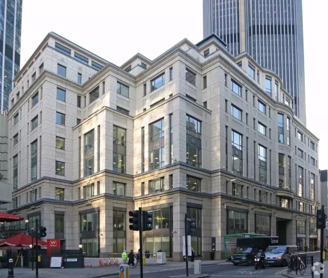 约13亿人民币）买下了位于英国伦敦金融城正中心的英格兰央行附楼 英国审慎监管局（PRA）大楼20 Moorgate 
