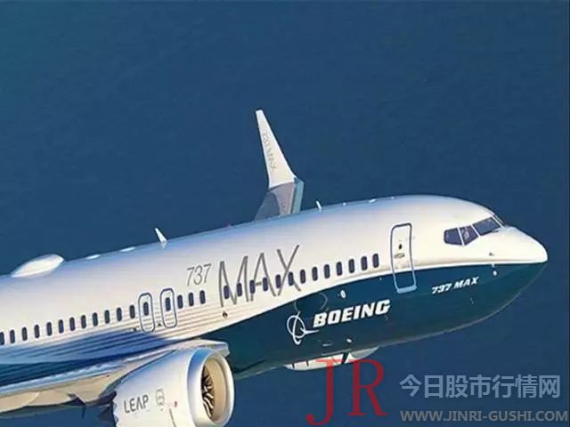 随着全球停飞连发两起坠机事故的波音737MAX客机