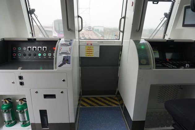  成都首列长编组全自动运行 地铁 车辆如何担保行车安详？ 目前