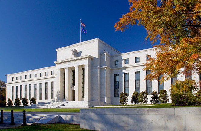 美联储暂停加息“板上钉钉” 是否进一步收紧不确定，美国银行：2024年仅会降息75个基点