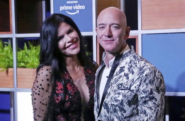 亚马逊首席执行官杰夫贝索斯（Jeff Bezos）在Instagram颁布颁发